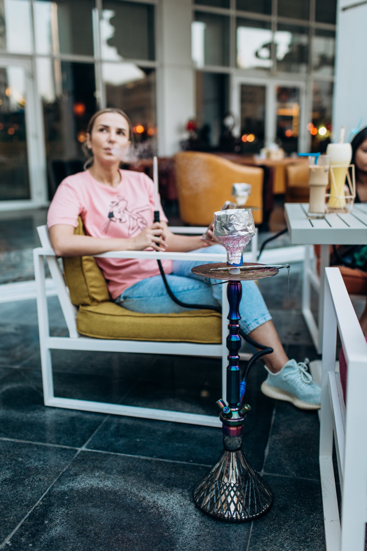 Cocoyaya — café-side lifestyle photography.