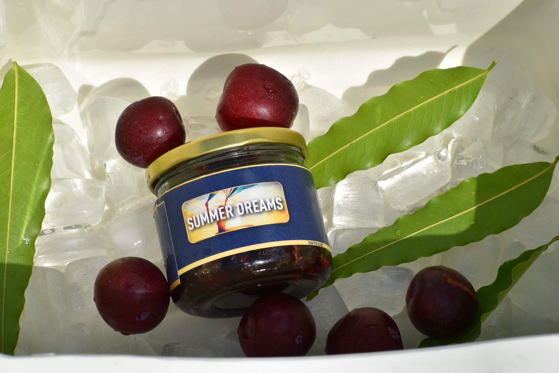 Shisha Stories — Summer Dreams on ice with cherries and leaves.